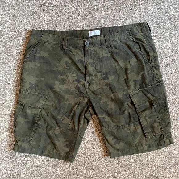 Other - Camo shorts